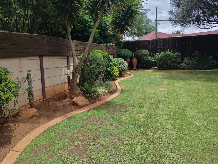4 Bedroom Property for Sale in Petersfield Gauteng