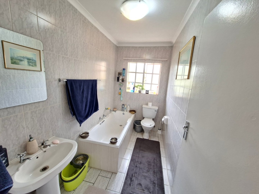 3 Bedroom Property for Sale in Wapadrand Gauteng