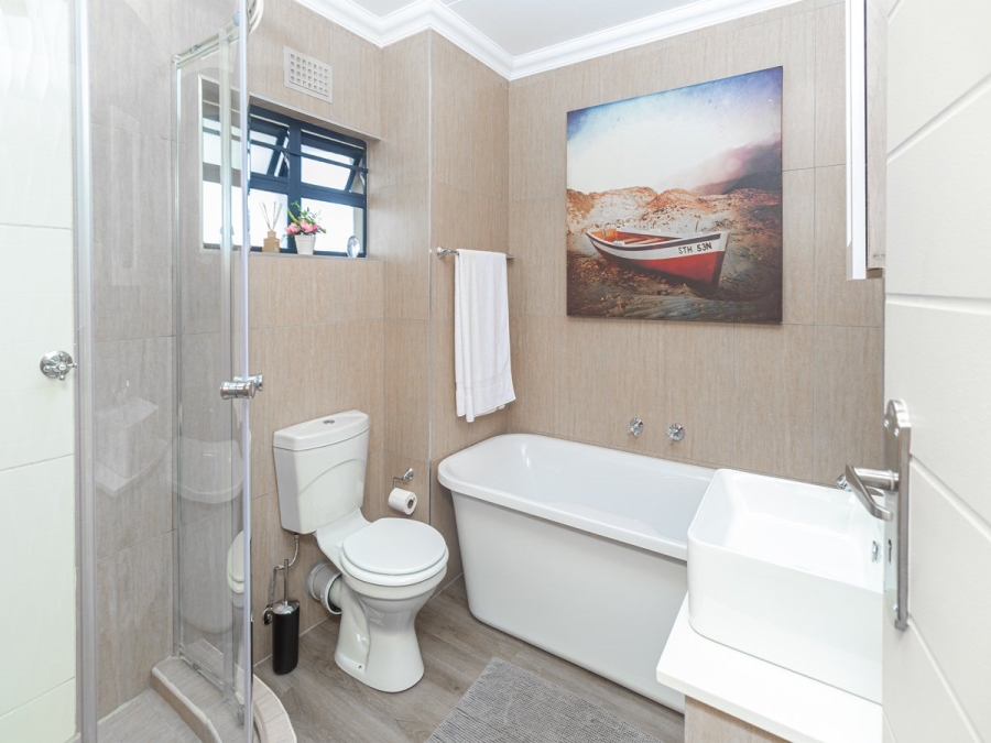 3 Bedroom Property for Sale in Roodepark Eco Estate Gauteng