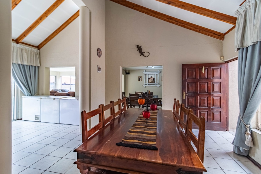 5 Bedroom Property for Sale in Eden Glen Gauteng