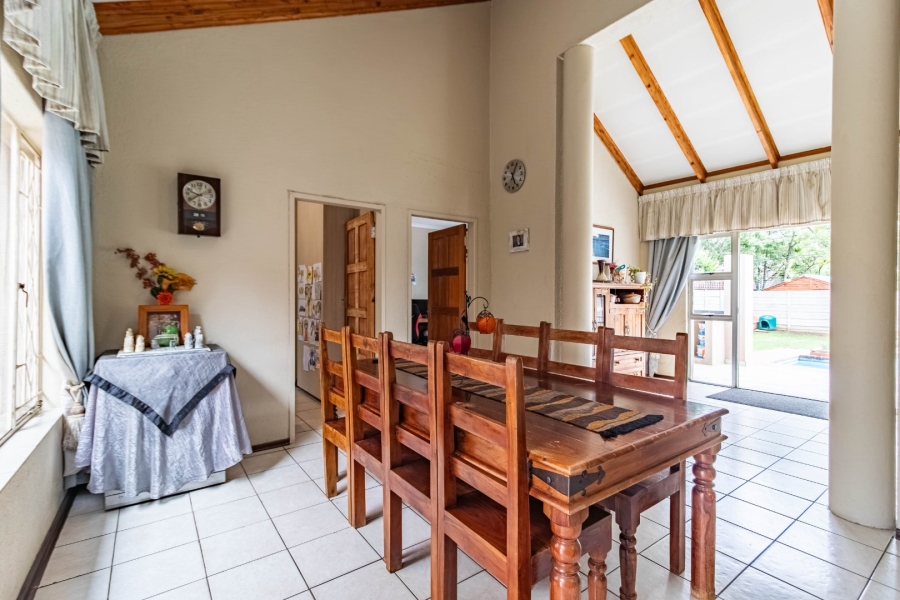 5 Bedroom Property for Sale in Eden Glen Gauteng