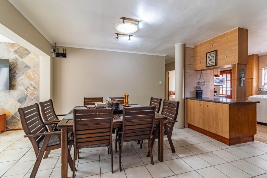 5 Bedroom Property for Sale in Eden Glen Gauteng