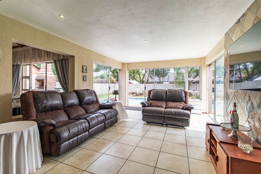 5 Bedroom Property for Sale in Eden Glen Gauteng