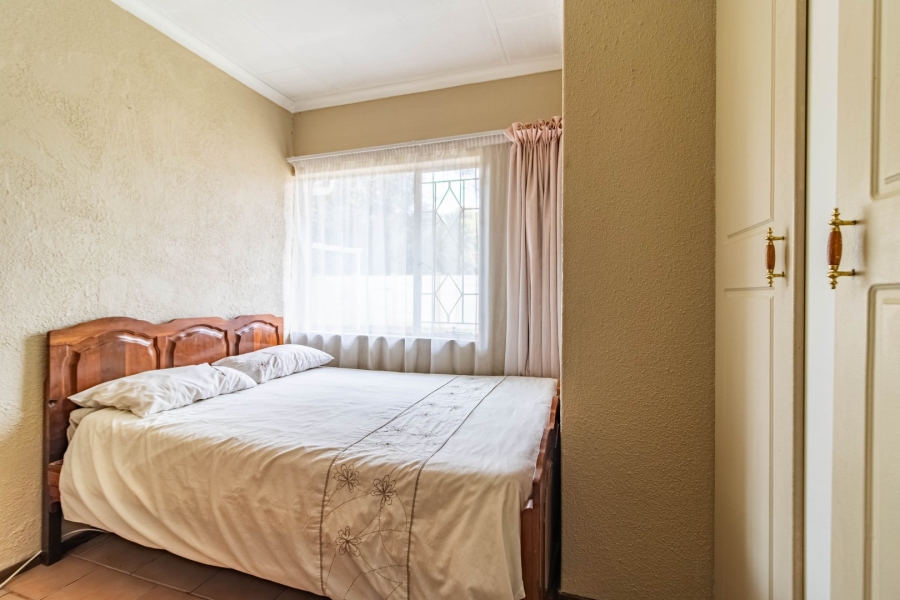 5 Bedroom Property for Sale in Eden Glen Gauteng