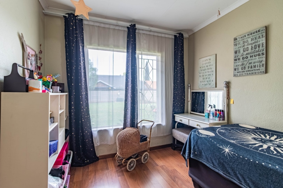 5 Bedroom Property for Sale in Eden Glen Gauteng