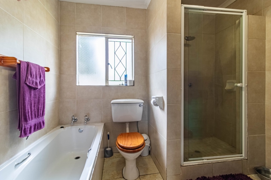 5 Bedroom Property for Sale in Eden Glen Gauteng