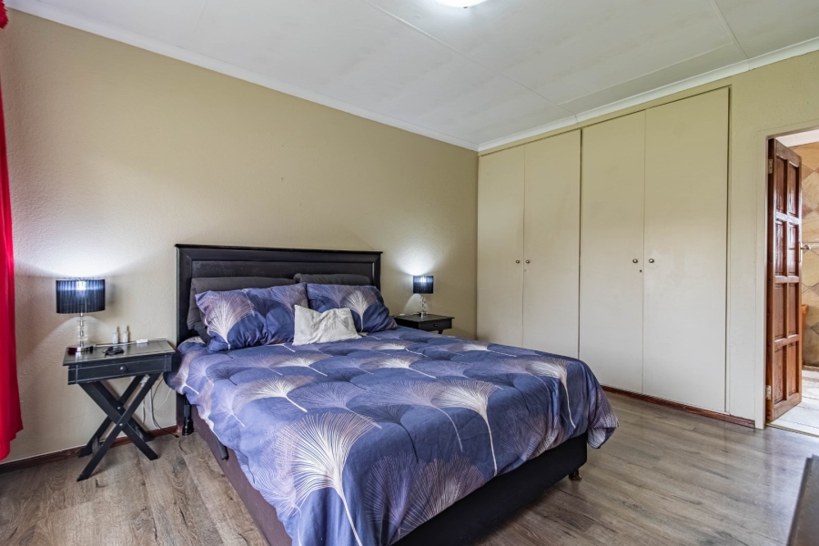 5 Bedroom Property for Sale in Eden Glen Gauteng