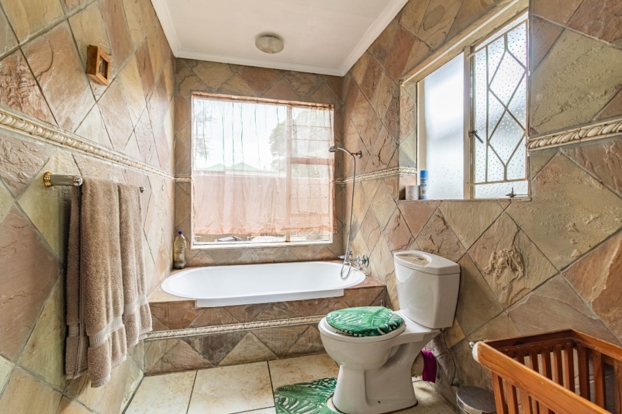 5 Bedroom Property for Sale in Eden Glen Gauteng