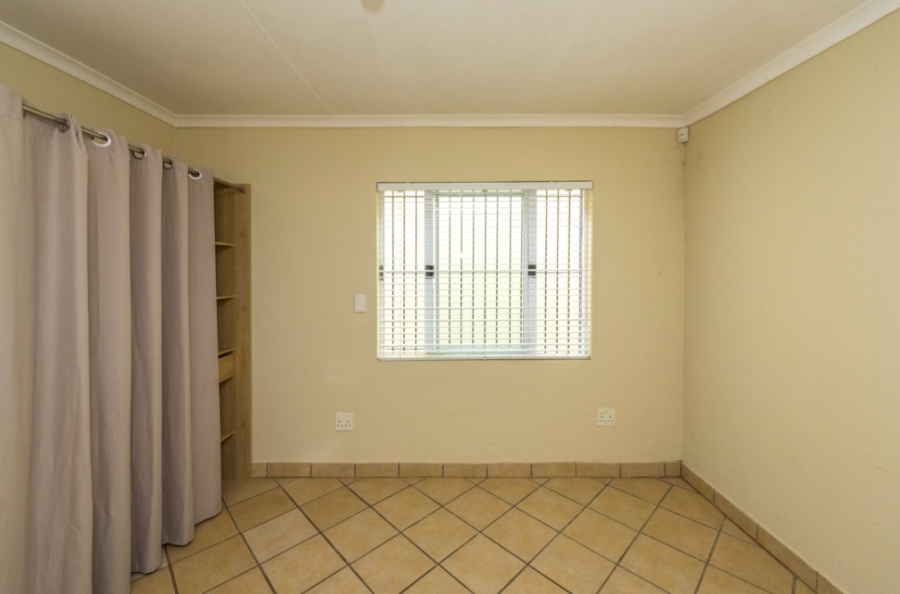 5 Bedroom Property for Sale in Edendale Gauteng