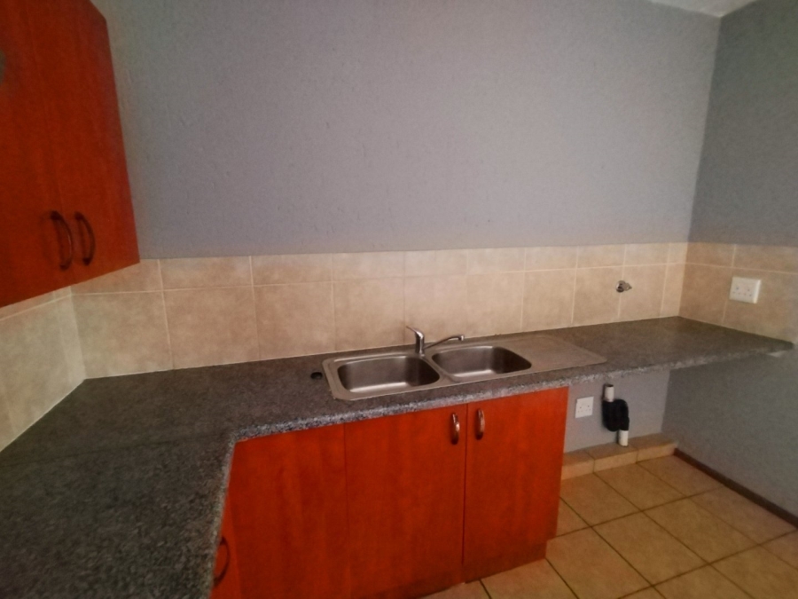 To Let 2 Bedroom Property for Rent in Comet Gauteng