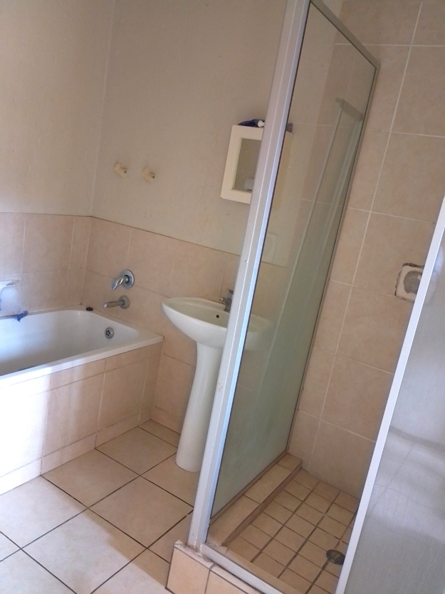 To Let 2 Bedroom Property for Rent in Comet Gauteng