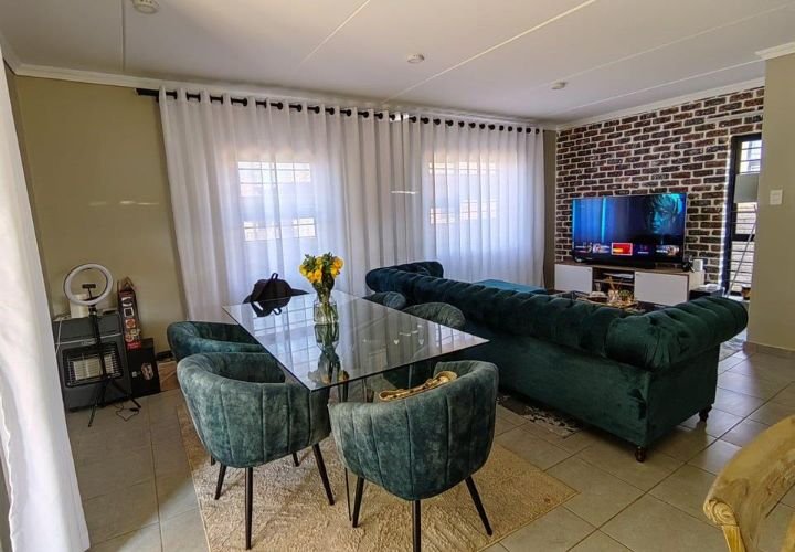 4 Bedroom Property for Sale in Lotus Gardens Gauteng