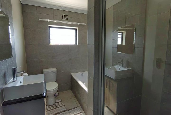 4 Bedroom Property for Sale in Lotus Gardens Gauteng