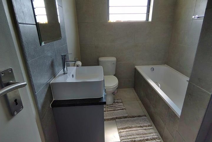 4 Bedroom Property for Sale in Lotus Gardens Gauteng