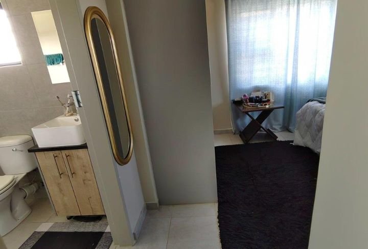 4 Bedroom Property for Sale in Lotus Gardens Gauteng