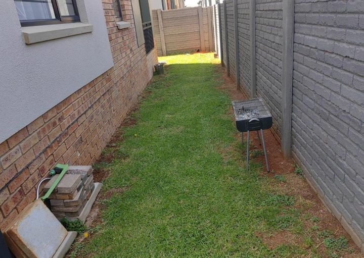 4 Bedroom Property for Sale in Lotus Gardens Gauteng