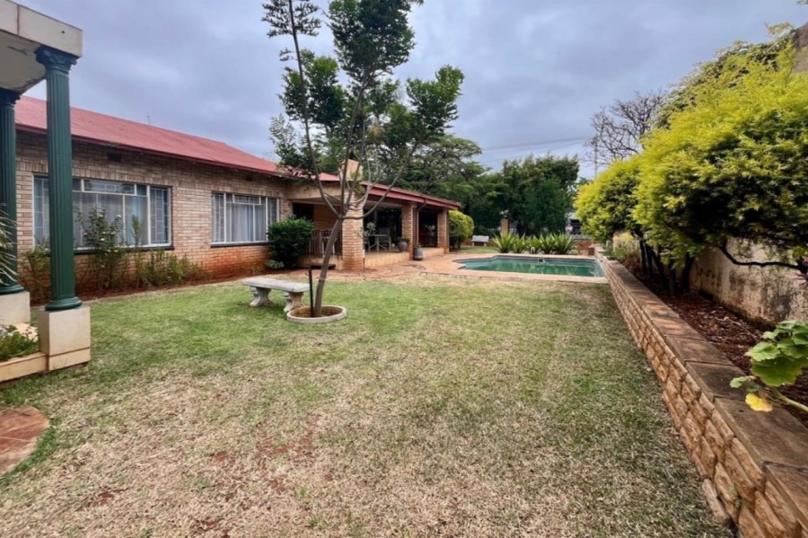 4 Bedroom Property for Sale in Sinoville Gauteng