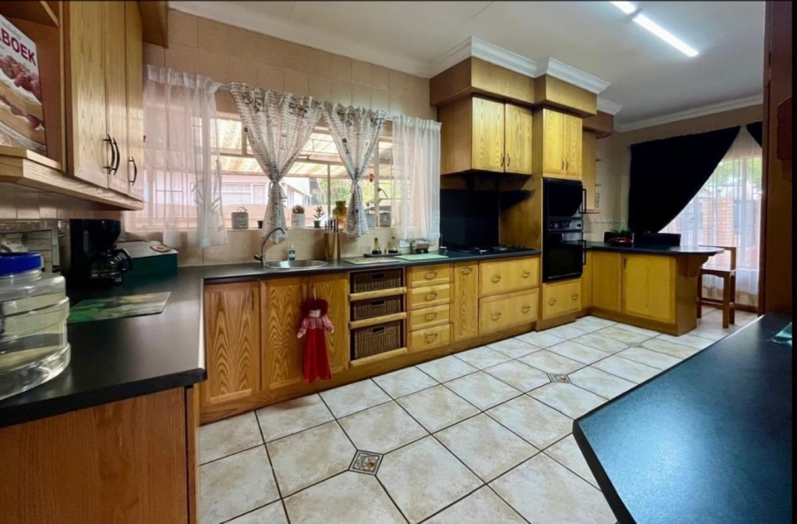 4 Bedroom Property for Sale in Sinoville Gauteng