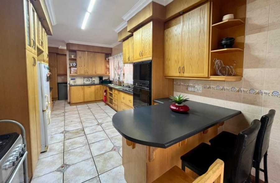 4 Bedroom Property for Sale in Sinoville Gauteng