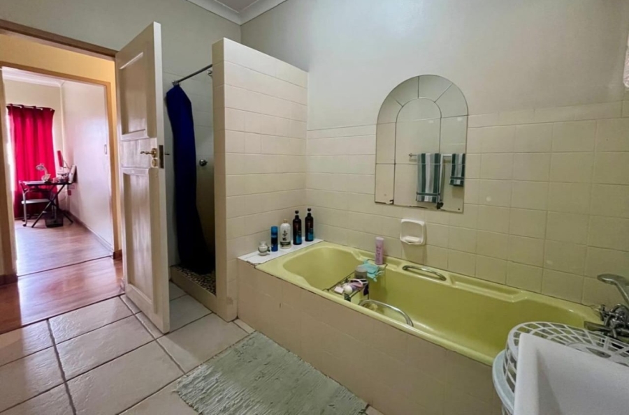 4 Bedroom Property for Sale in Sinoville Gauteng