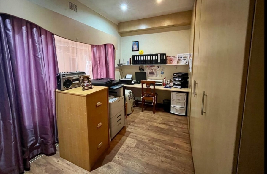 4 Bedroom Property for Sale in Sinoville Gauteng