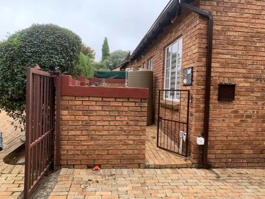 2 Bedroom Property for Sale in Honeydew Ridge Gauteng