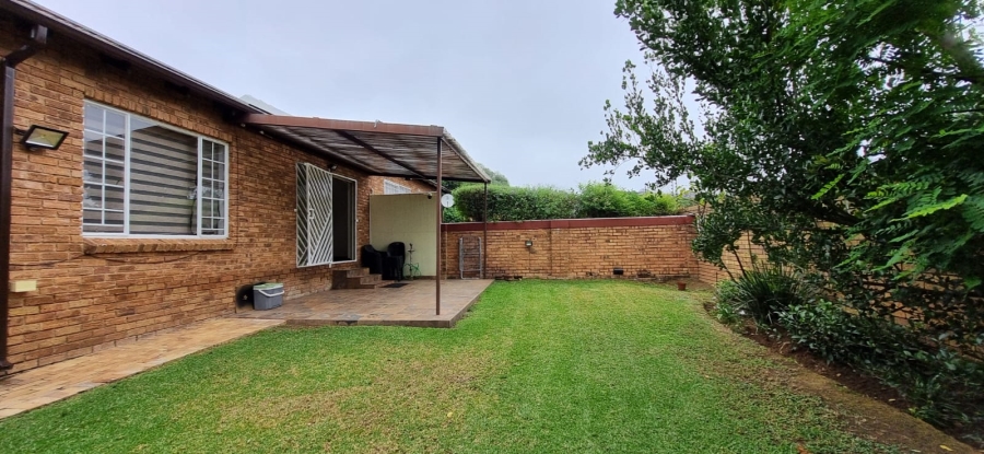 2 Bedroom Property for Sale in Honeydew Ridge Gauteng