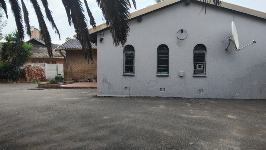 3 Bedroom Property for Sale in Glen Marais Gauteng