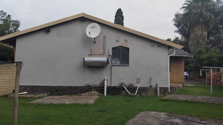 3 Bedroom Property for Sale in Glen Marais Gauteng