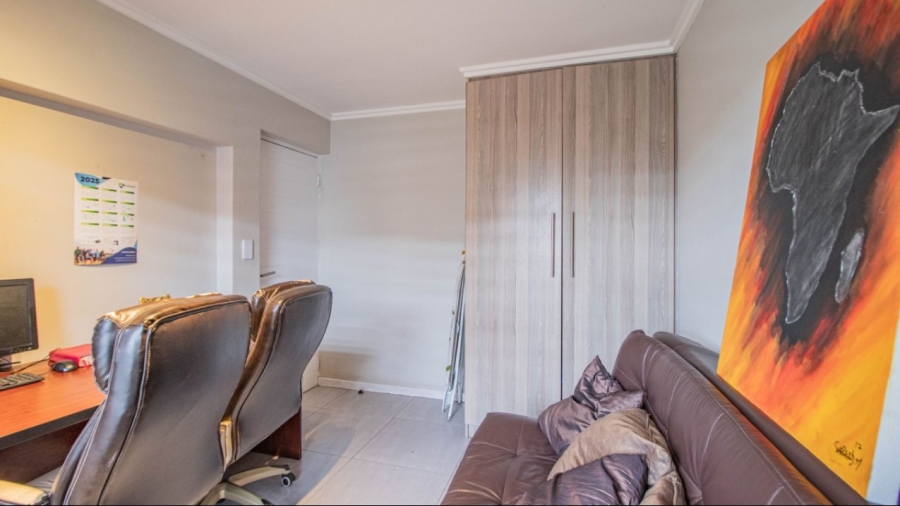 3 Bedroom Property for Sale in Sebenza Gauteng