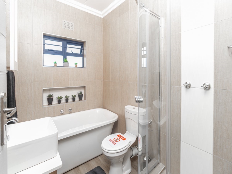 3 Bedroom Property for Sale in Roodepark Eco Estate Gauteng