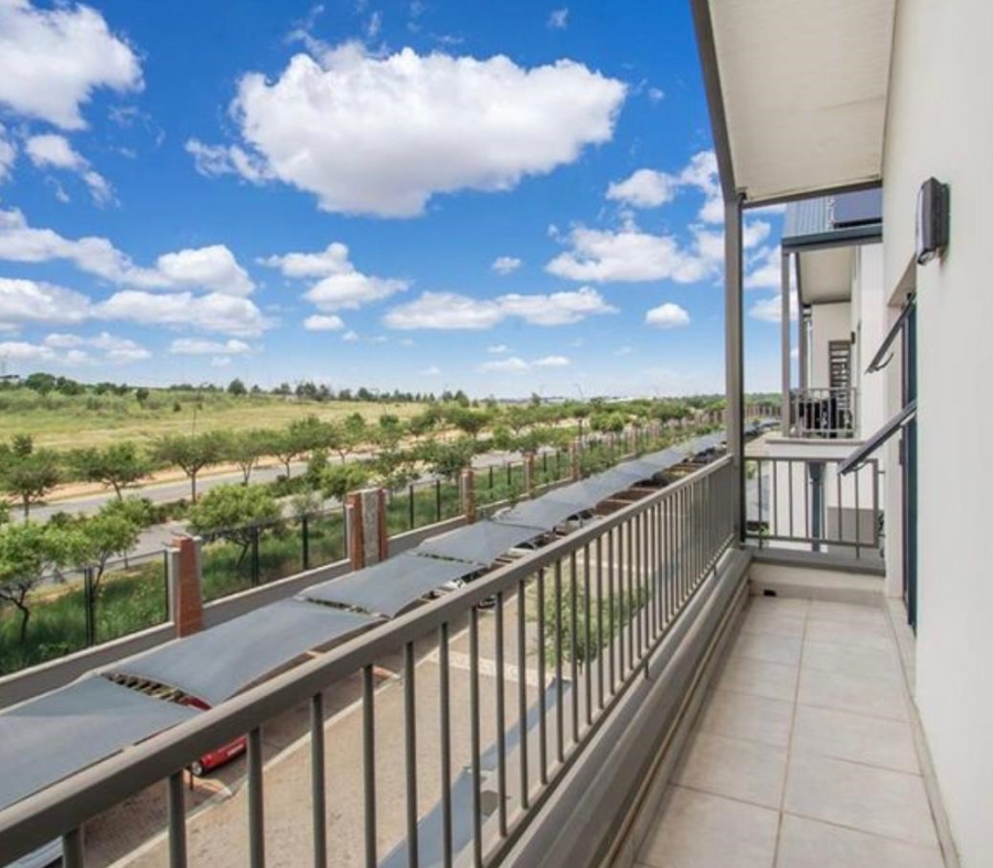 To Let 2 Bedroom Property for Rent in Waterfall Gauteng