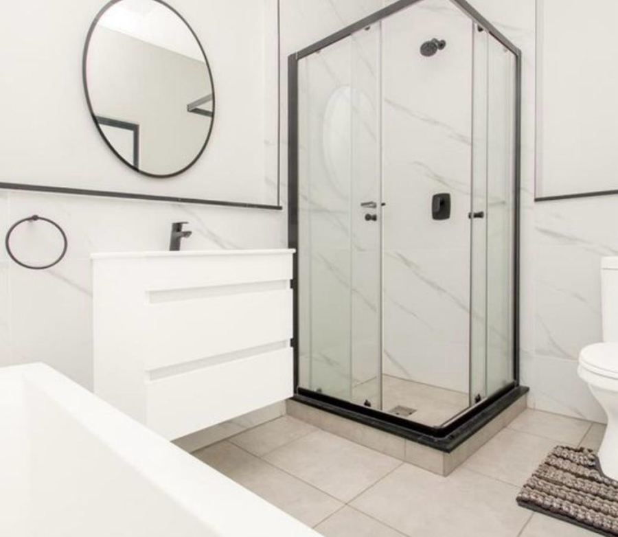 To Let 2 Bedroom Property for Rent in Waterfall Gauteng