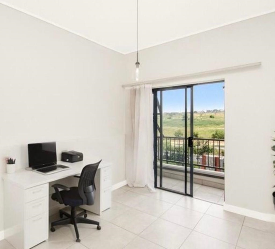 To Let 2 Bedroom Property for Rent in Waterfall Gauteng