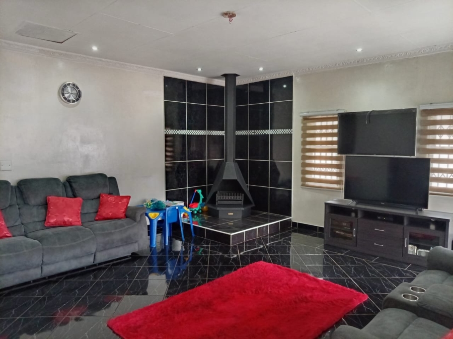 4 Bedroom Property for Sale in Delmore Park Gauteng