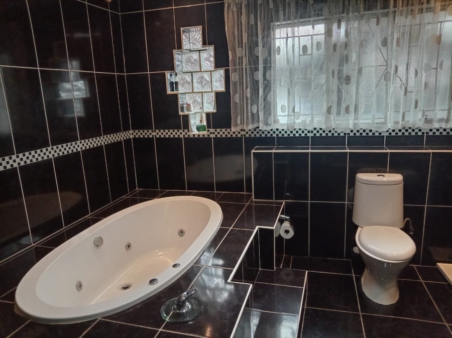4 Bedroom Property for Sale in Delmore Park Gauteng