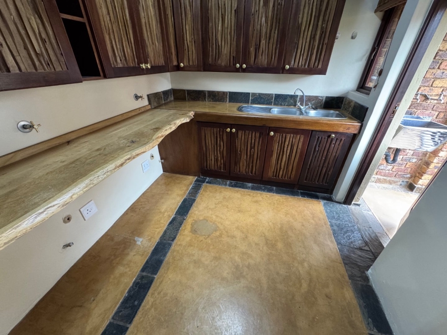 2 Bedroom Property for Sale in Glen Marais Gauteng