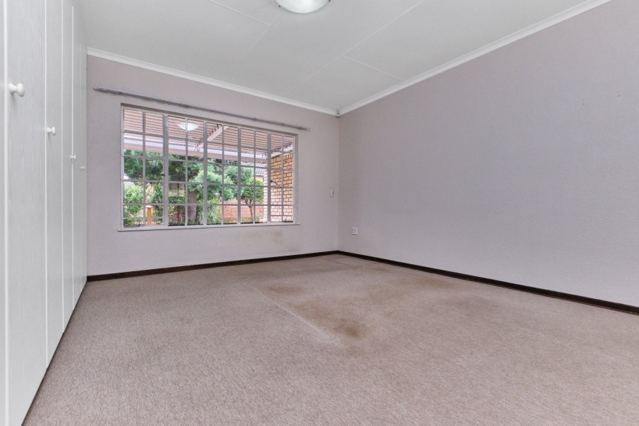 2 Bedroom Property for Sale in Wilgeheuwel Gauteng