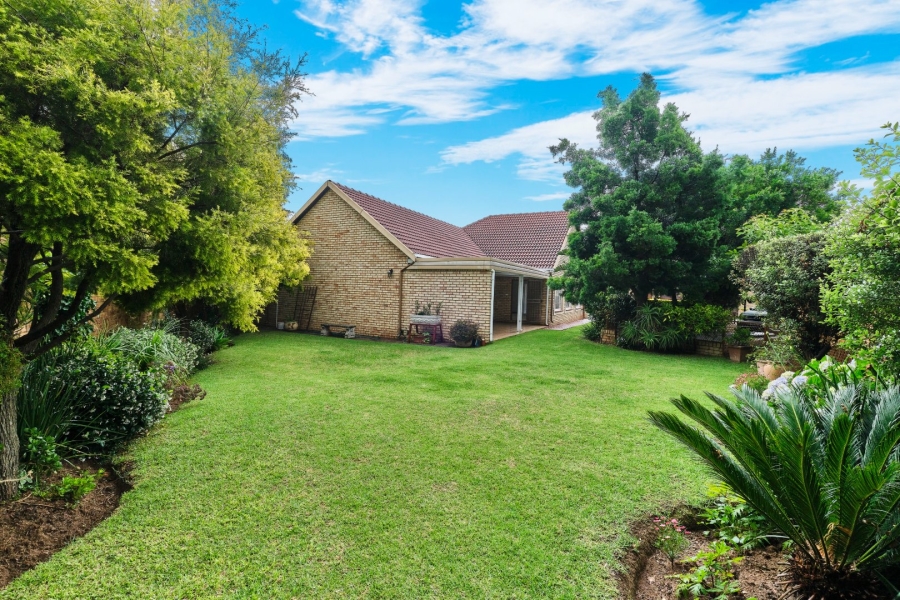 2 Bedroom Property for Sale in Wilgeheuwel Gauteng