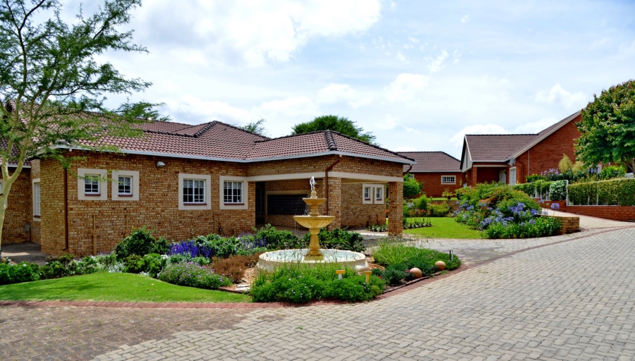 2 Bedroom Property for Sale in Wilgeheuwel Gauteng
