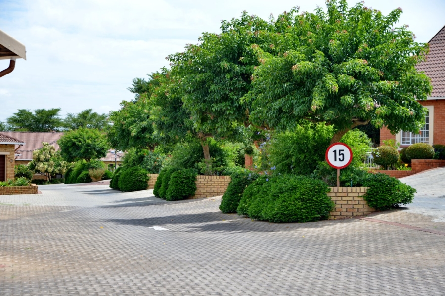 2 Bedroom Property for Sale in Wilgeheuwel Gauteng