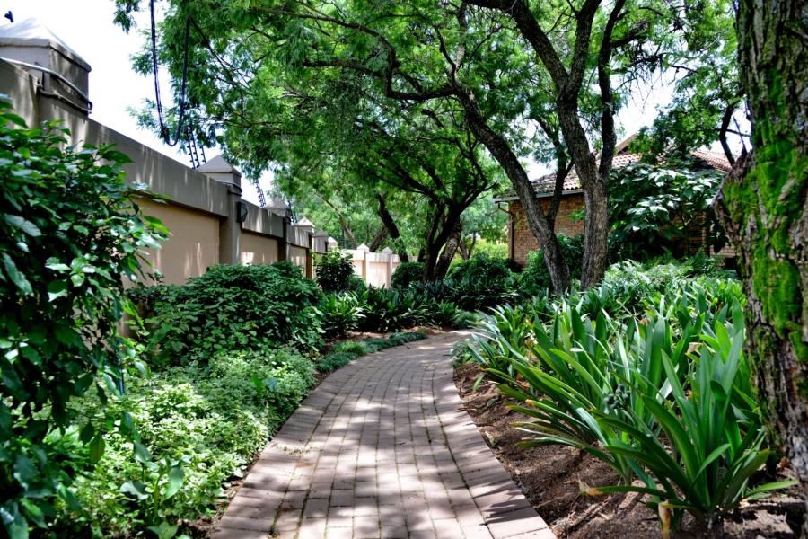 2 Bedroom Property for Sale in Wilgeheuwel Gauteng