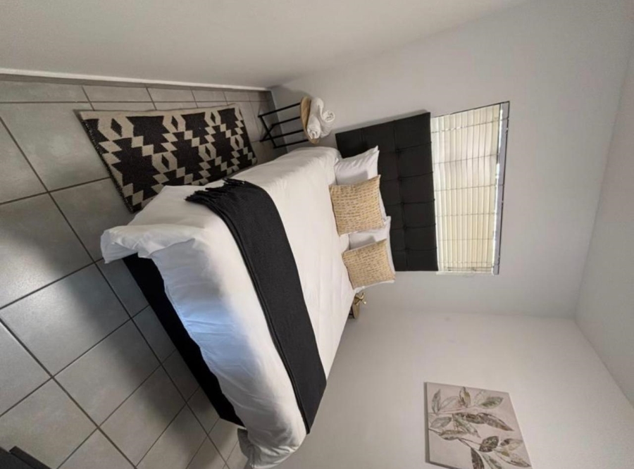 To Let 2 Bedroom Property for Rent in Vorna Valley Gauteng