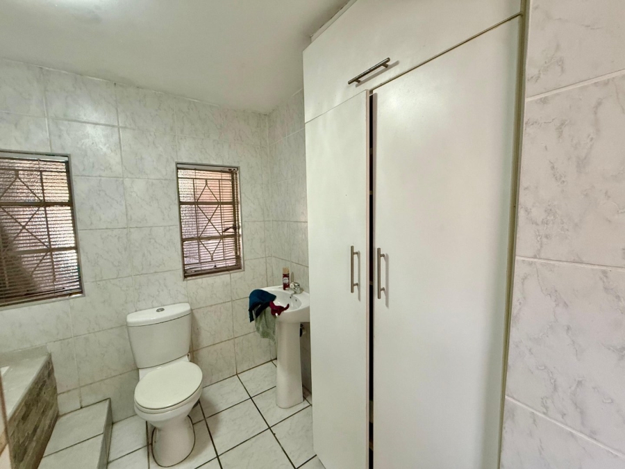 3 Bedroom Property for Sale in Kenilworth Gauteng