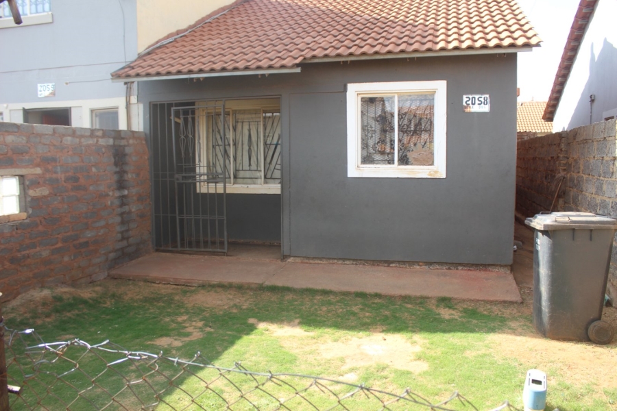 2 Bedroom Property for Sale in Lufhereng Gauteng