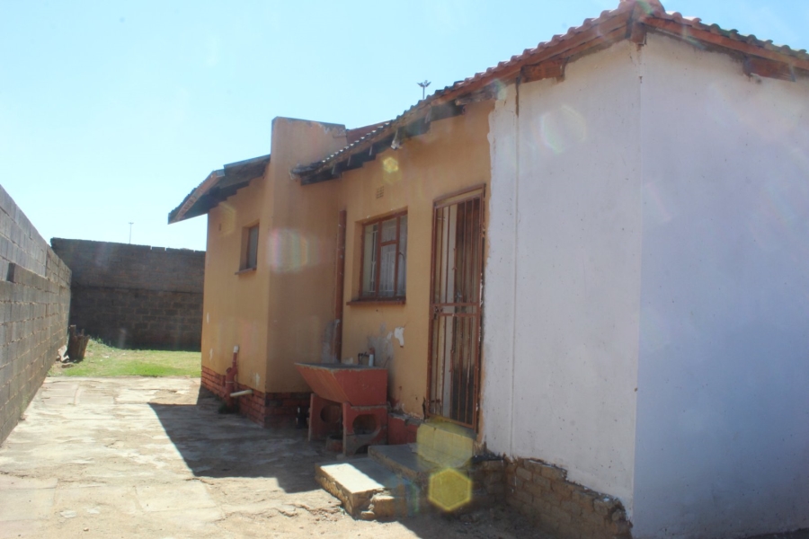 2 Bedroom Property for Sale in Lufhereng Gauteng