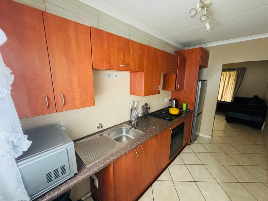 To Let 2 Bedroom Property for Rent in Buccleuch Gauteng