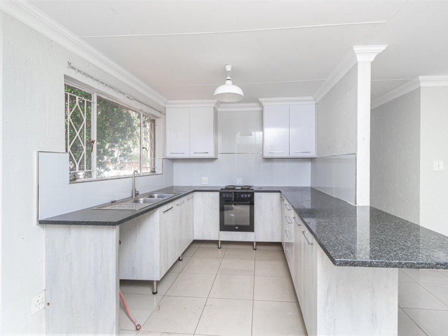 2 Bedroom Property for Sale in Weltevreden Park Gauteng