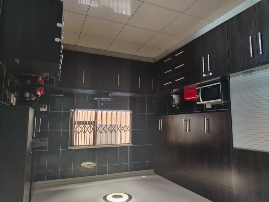 4 Bedroom Property for Sale in Fleurdal Gauteng