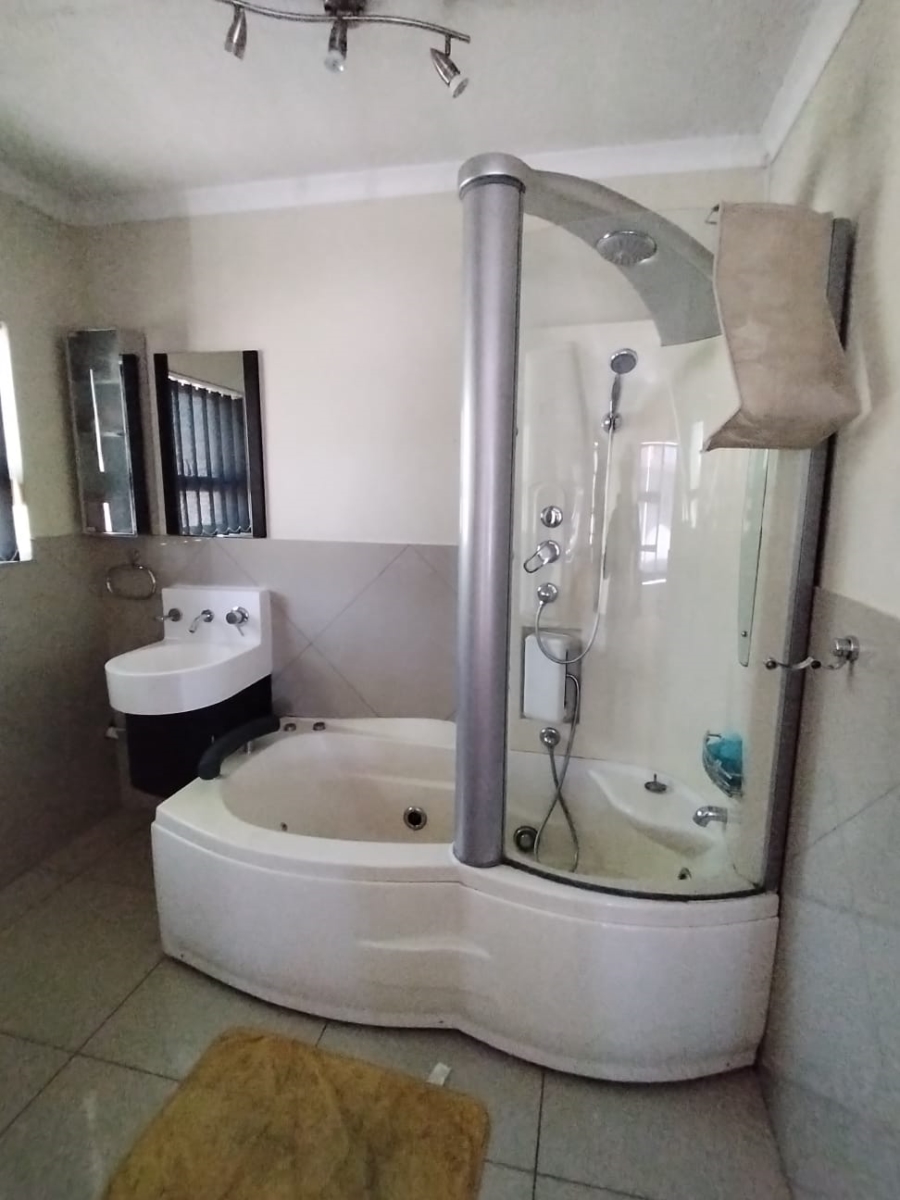 4 Bedroom Property for Sale in Fleurdal Gauteng